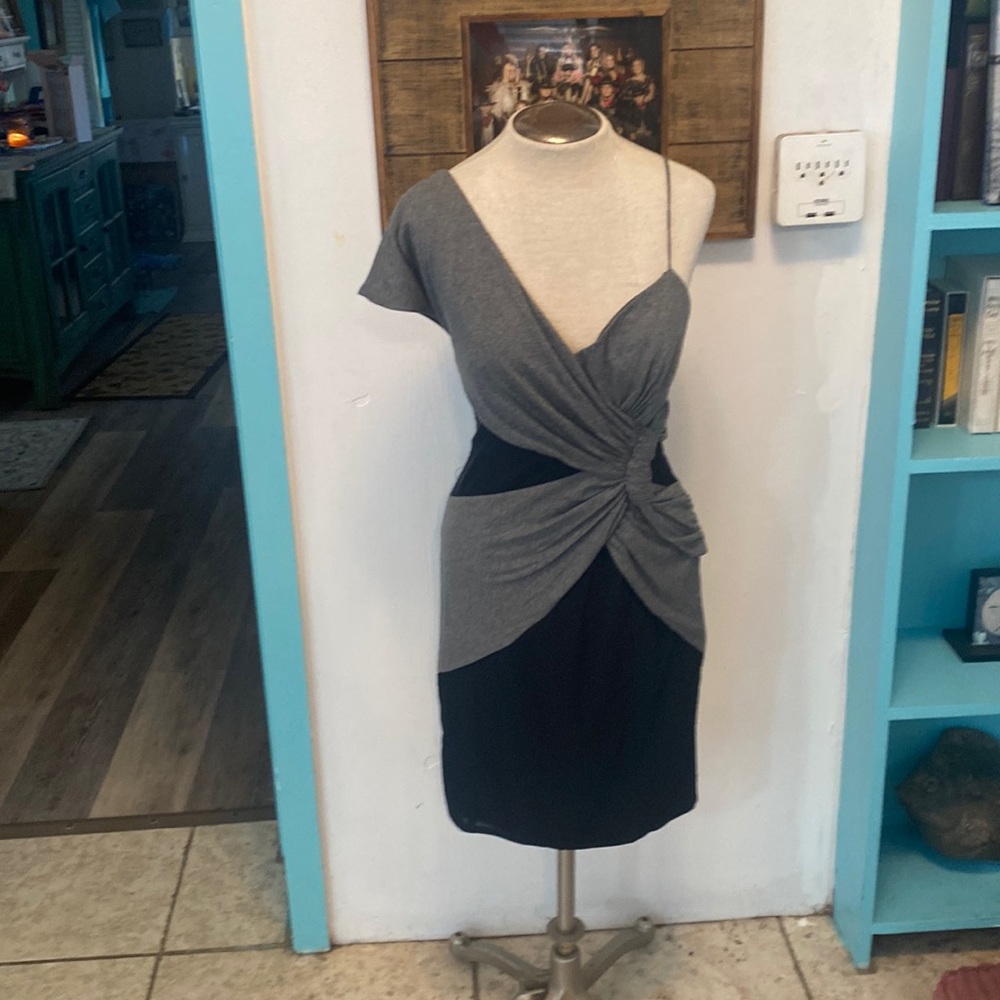 BLOWOUT SALE!Badgley Mischka off shoulder knit dress. Size S.